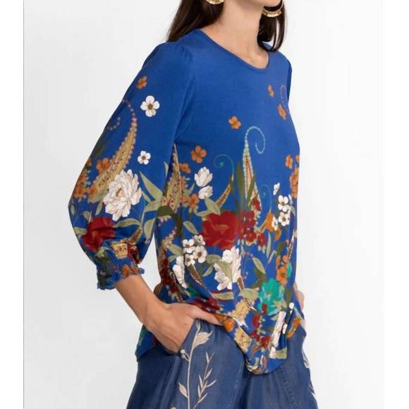 NEW JOHNNY WAS tee bee smocked sleeve tee in blue - Picture 3 of 6